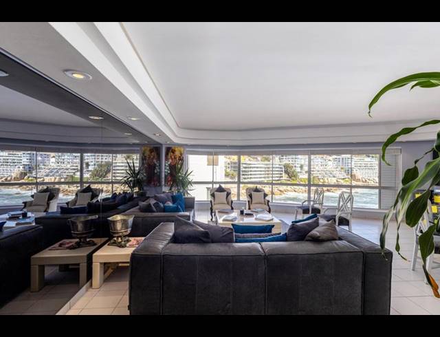 3 BEDROOM APARTMENT FOR SALE IN BANTRY BAY